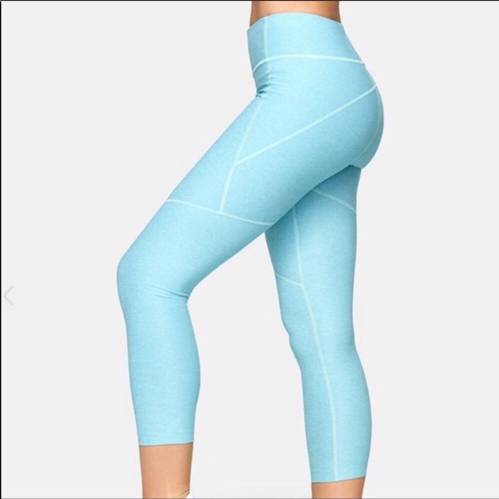 NWOT Light blue Outdoor Voices 3/4 Leggings